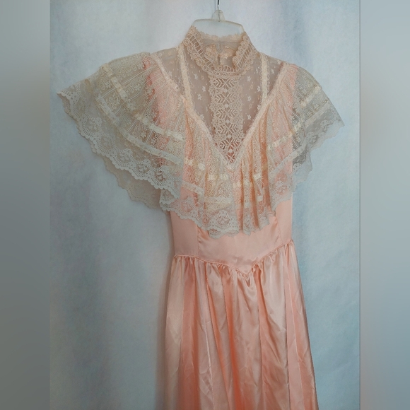 Gunne Sax Romantic Renaissance Bridal Peach Maxi Dress with Lace Capelet - Picture 4 of 10